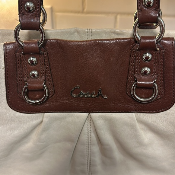 Coach leather bag! - Picture 4 of 16